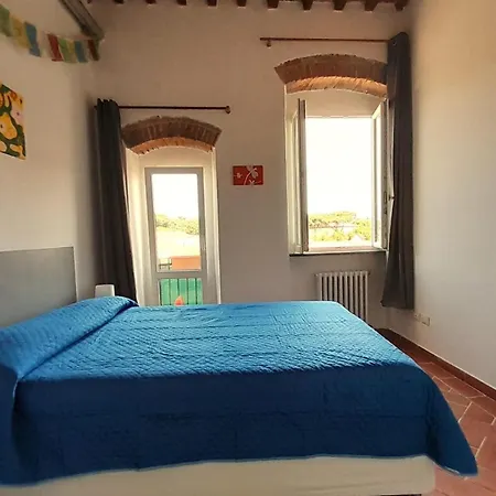 Livornine Rustico Con Posto Auto Tatil Evi Livorno